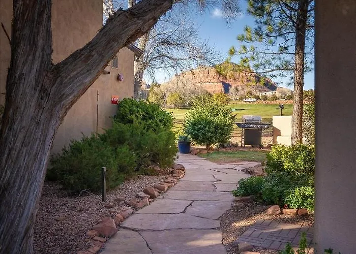 Adobe Hacienda- Apts *
